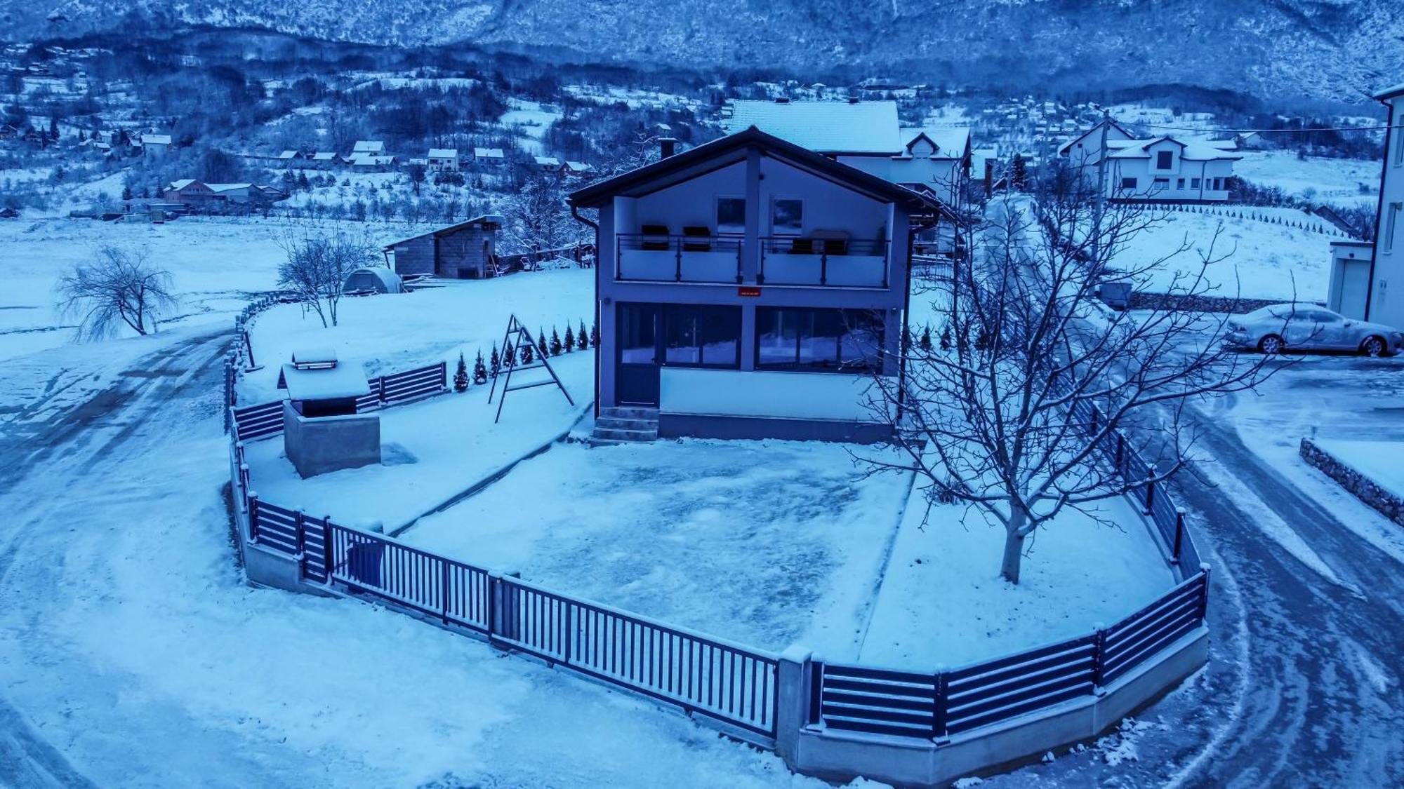 Vikendica Bosnjak Prozor Exteriér fotografie